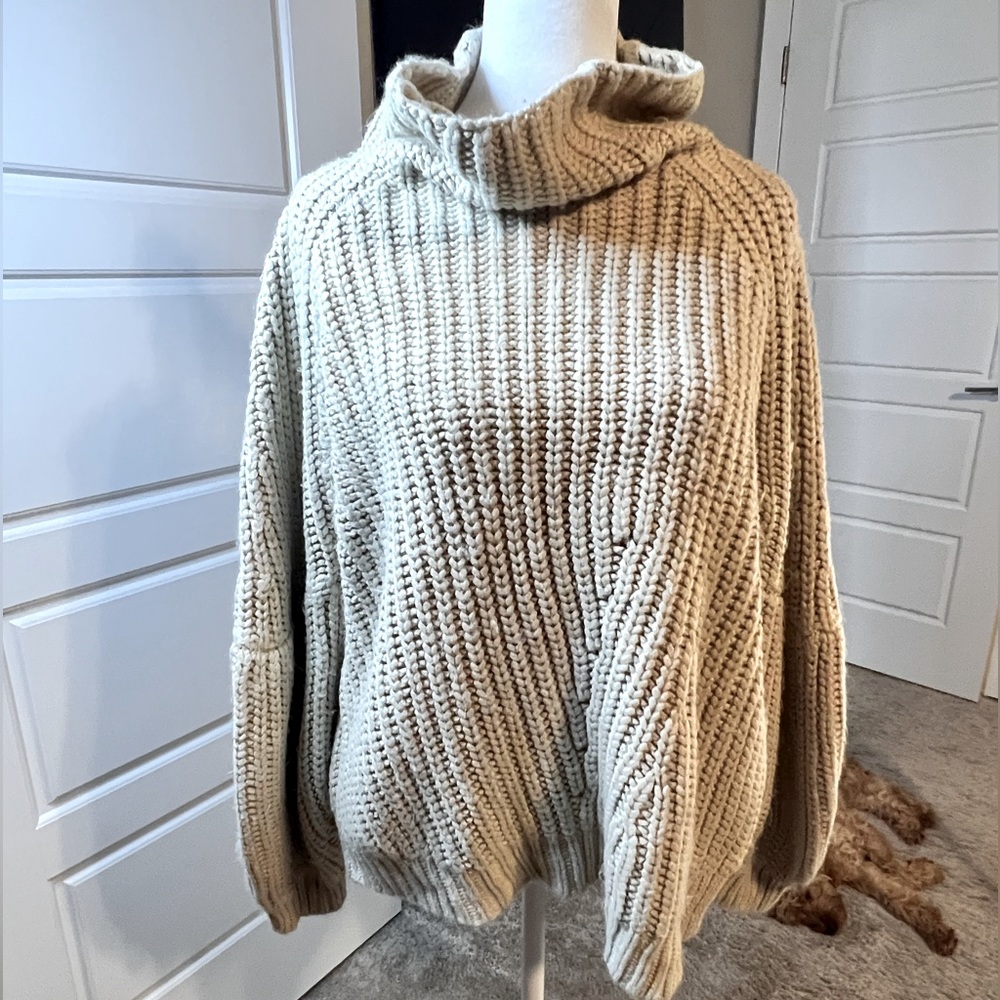 Aakaa Oversized Sweater, Size M